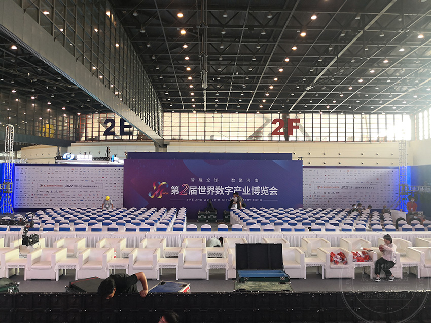 <b>郑州方形沙发出租助力会展中心室内活动</b>