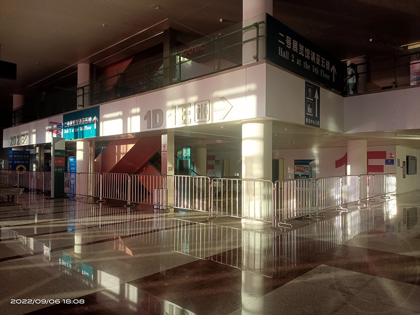 <b>郑州会展中心铁马护栏出租不锈钢护栏租赁</b>