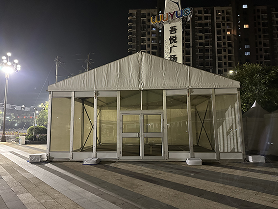 <b>商场做活动临时展厅搭建租赁——玻璃篷房视野</b>